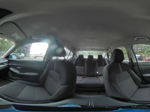 Used 2025 Nissan Sentra SV FWD image 35