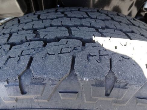 Used 2016 Jeep Wrangler Unlimited Sahara image 29