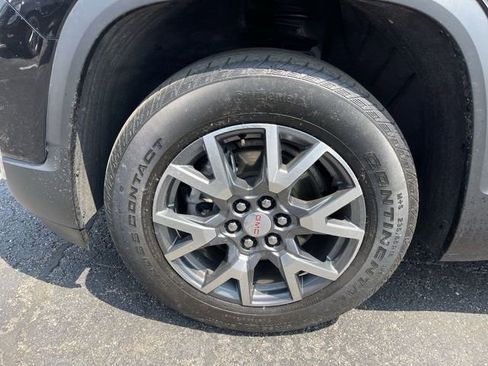 Used 2023 GMC Acadia SLT image 10