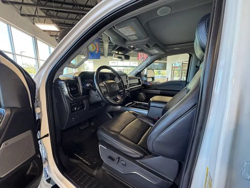 Used 2023 Ford F350 Lariat w/ Lariat Ultimate Package AWD/4WD image 11