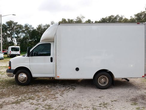Used 2004 Chevrolet Express 3500 image 3