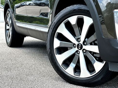 Used 2020 Kia Telluride S FWD image 2