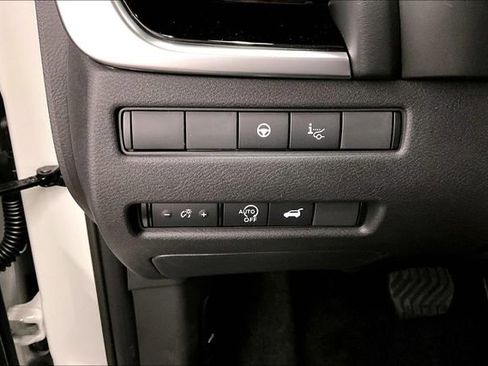 New 2025 Nissan Rogue SL w/ Tech Package AWD/4WD image 28