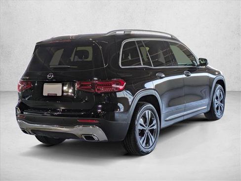 Certified 2025 Mercedes-Benz GLB 250 image 5