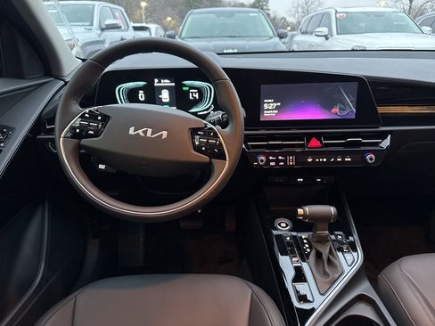 New 2026 Kia Niro EX image 2