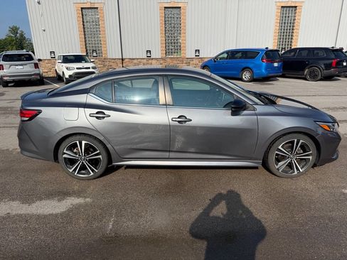 Used 2021 Nissan Sentra SR FWD image 1