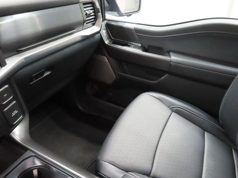 Used 2025 Ford F150 Lariat AWD/4WD image 32