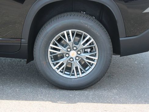New 2027 Chevrolet Traverse LT w/ Driver Confidence Package FWD image 17