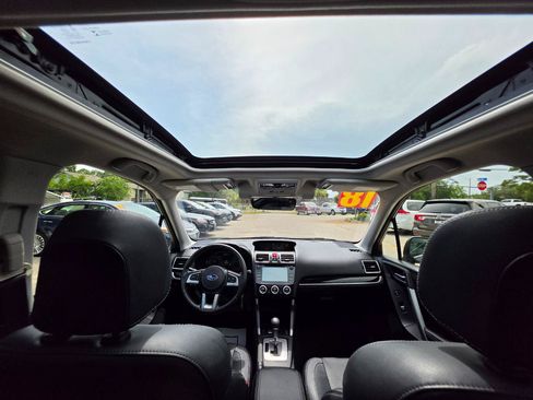 Used 2018 Subaru Forester 2.5i Limited AWD/4WD image 9
