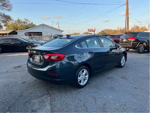 Used 2017 Chevrolet Cruze LT image 5