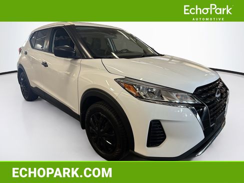 Used 2023 Nissan Kicks S FWD image 1
