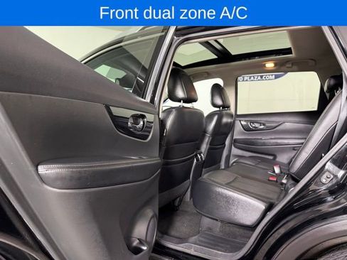 Used 2017 Nissan Rogue SL w/ SL Premium Package image 13
