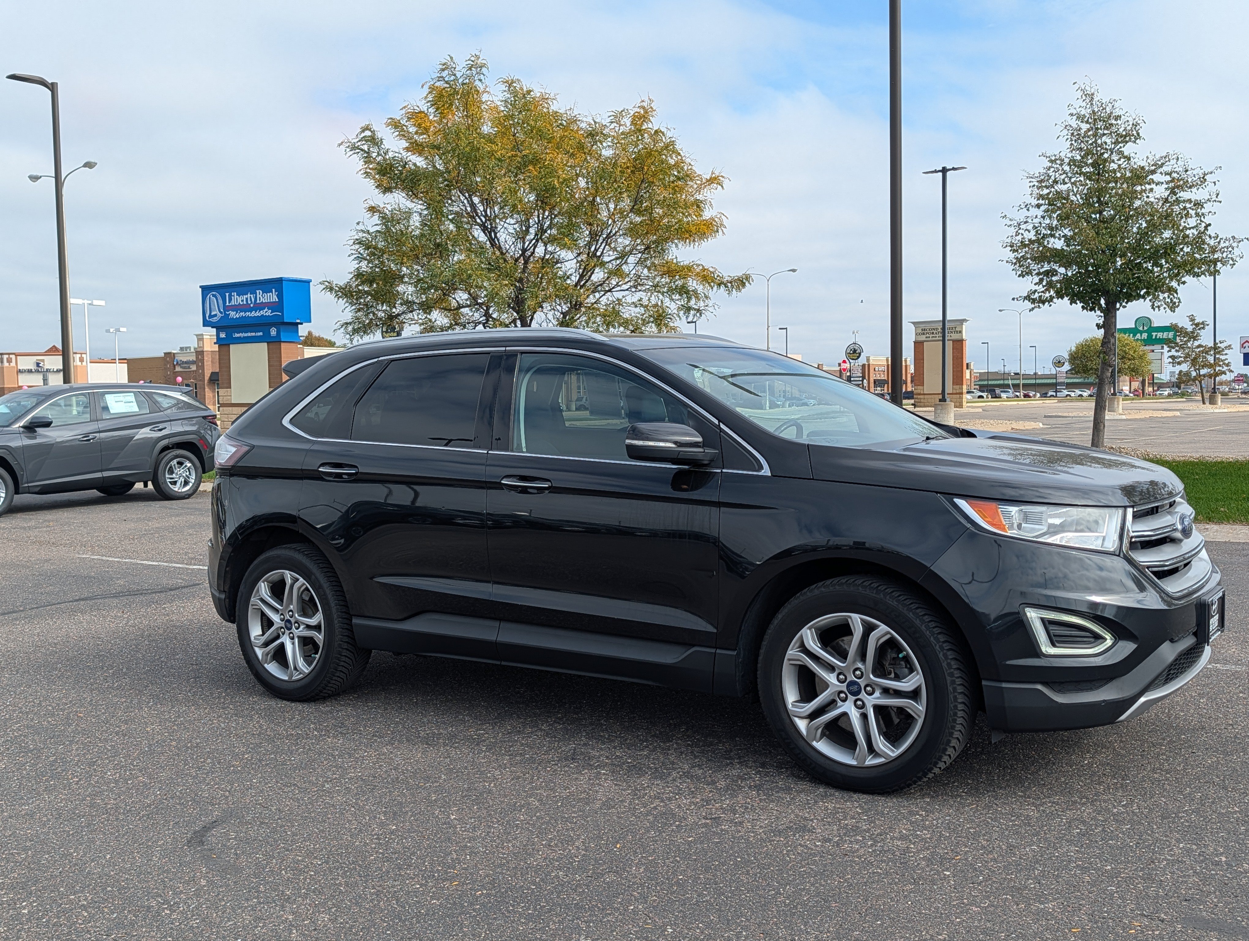 Used 2015 Ford Edge Titanium w/ Technology Package AWD/4WD image 7