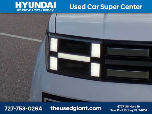 Used 2024 Hyundai Santa Fe SEL FWD image 9