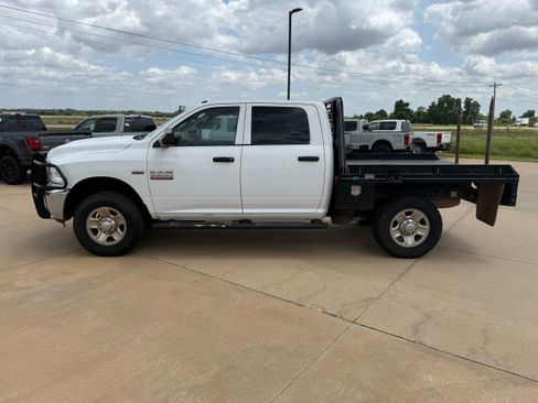 Used 2015 RAM 2500 Tradesman w/ Chrome Appearance Group AWD/4WD image 4