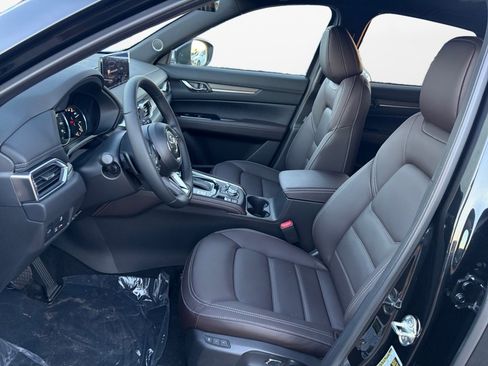 New 2025 MAZDA CX-5 Signature image 9