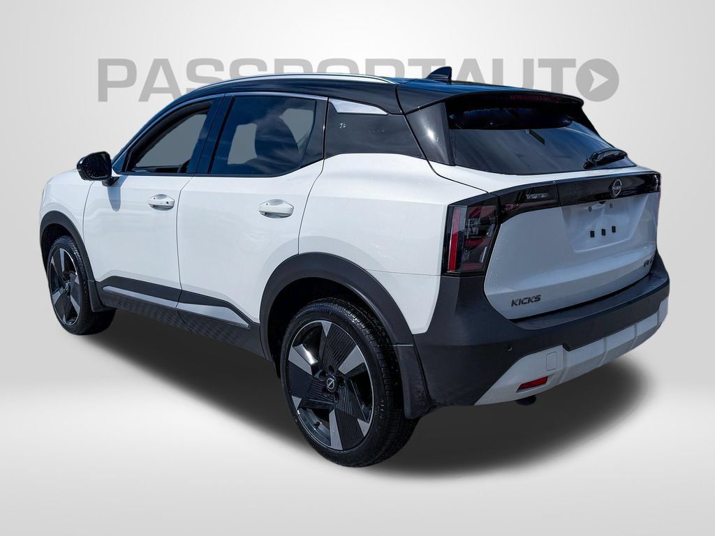 Used 2026 Nissan Kicks SR AWD/4WD image 3
