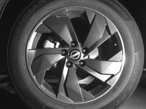 Used 2025 Nissan Rogue SV image 12