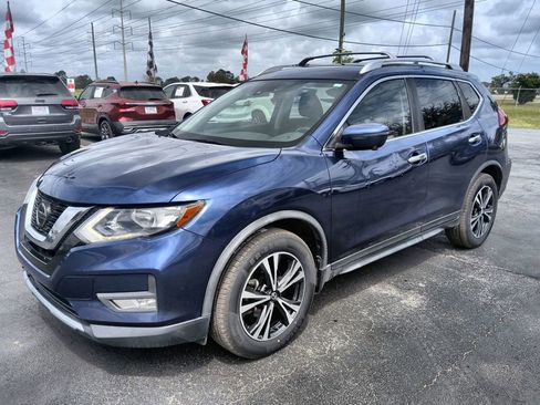 Used 2019 Nissan Rogue SV w/ Premium Package image 1