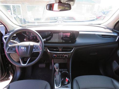 Used 2025 Buick Encore GX Preferred AWD/4WD image 5