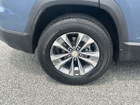 Used 2025 Chevrolet Equinox LT FWD image 17