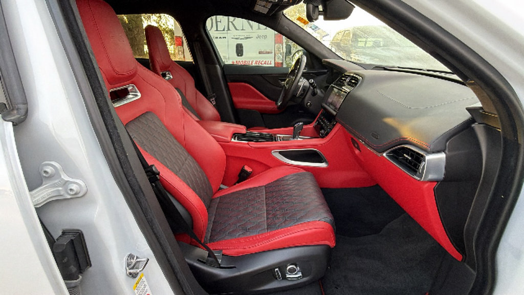 Used 2020 Jaguar F-PACE SVR AWD/4WD image 30