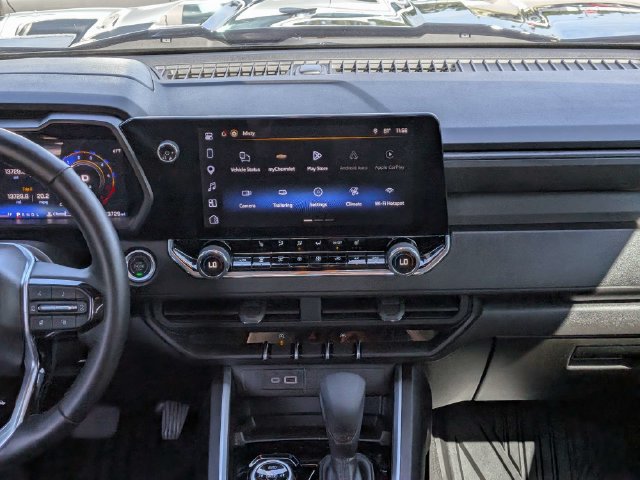 Used 2026 Chevrolet Colorado Trail Boss AWD/4WD image 16