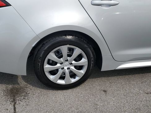 Used 2024 Toyota Corolla LE FWD image 5