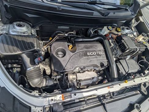 Used 2018 Chevrolet Equinox LS FWD image 19
