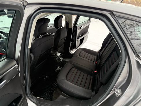 Used 2013 Ford Fusion SE image 16