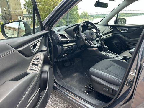 Used 2021 Subaru Forester Premium AWD/4WD image 8