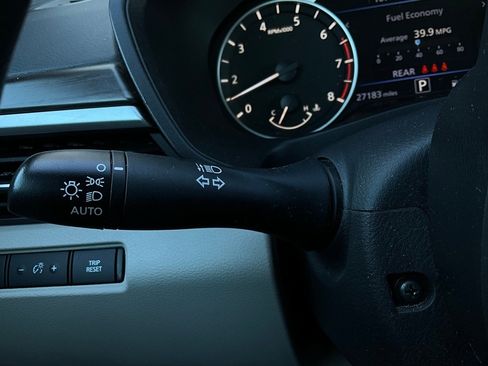 Used 2025 Nissan Altima 2.5 SV image 34