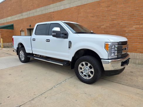 Used 2017 Ford F250 XLT AWD/4WD image 1