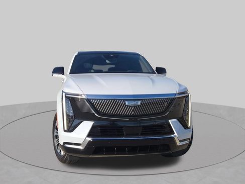 New 2026 Cadillac Escalade IQ Luxury 1 w/ LPO, Floor Liner Package AWD/4WD image 4