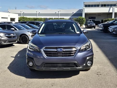 Used 2018 Subaru Outback 2.5i Limited image 2