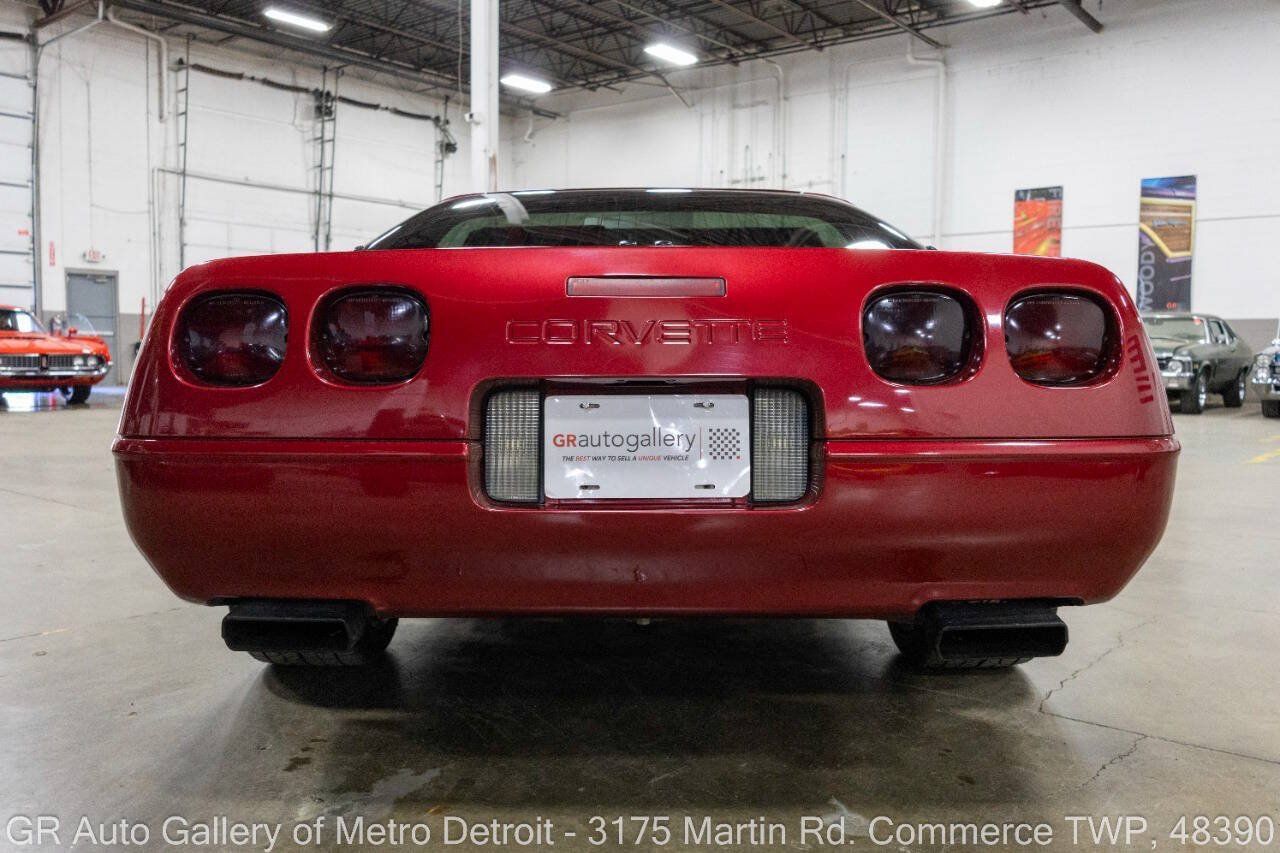 Used 1992 Chevrolet Corvette Coupe RWD image 7