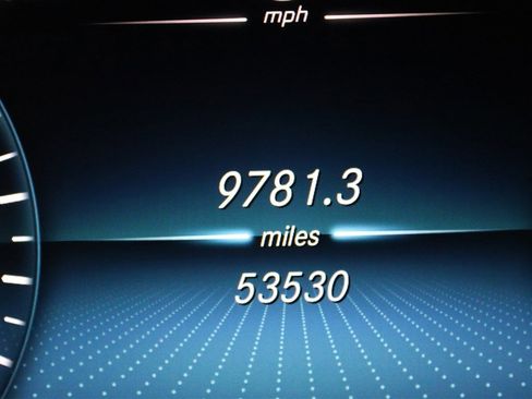 Used 2023 Mercedes-Benz GLC 300 4MATIC Coupe image 21