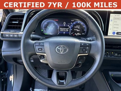 Used 2025 Toyota Crown Signia image 19