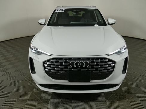 Certified 2025 Audi Q5 Premium Plus w/ Premium Plus AWD/4WD image 8