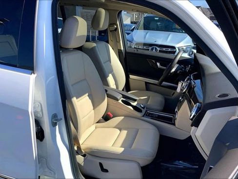 Used 2014 Mercedes-Benz GLK 350 4MATIC image 7