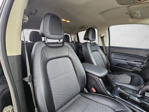 Used 2018 Chevrolet Colorado Z71 AWD/4WD image 9