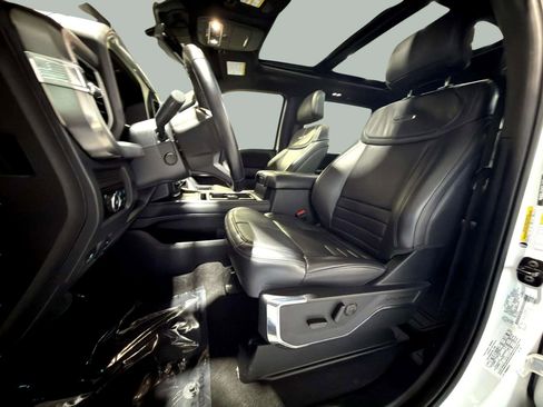 Used 2025 Ford F450 Platinum image 17