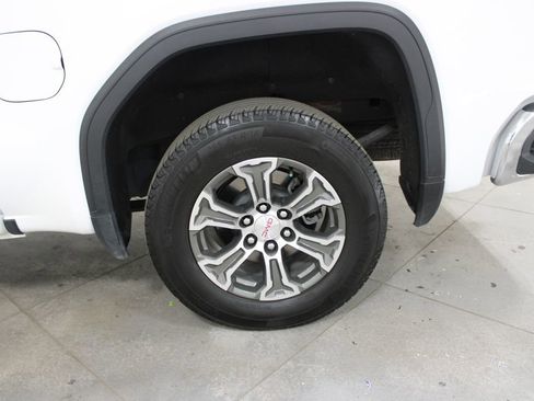 Used 2025 GMC Sierra 1500 SLT image 40