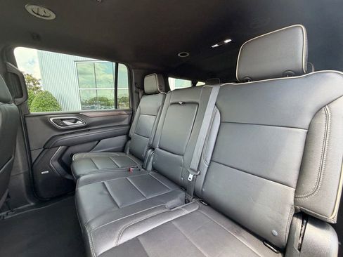Used 2024 Chevrolet Suburban Premier AWD/4WD image 23