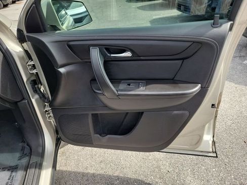 Used 2016 Chevrolet Traverse LT image 33