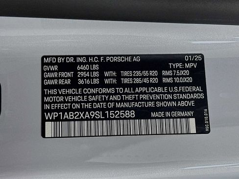 Certified 2025 Porsche Macan 4S Electric image 32