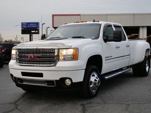 Used 2011 GMC Sierra 3500 Denali image 6