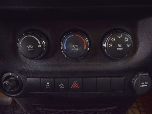 Used 2013 Jeep Wrangler Sport image 30