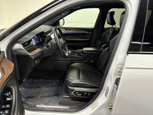 Used 2022 Jeep Grand Cherokee L Summit w/ Advanced Protech Group IV AWD/4WD image 3