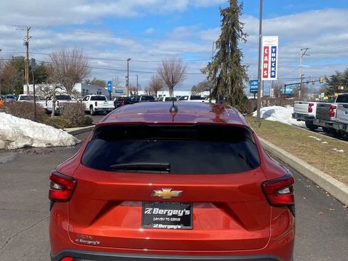 Certified 2024 Chevrolet Trax LS w/ LS Convenience Package image 4